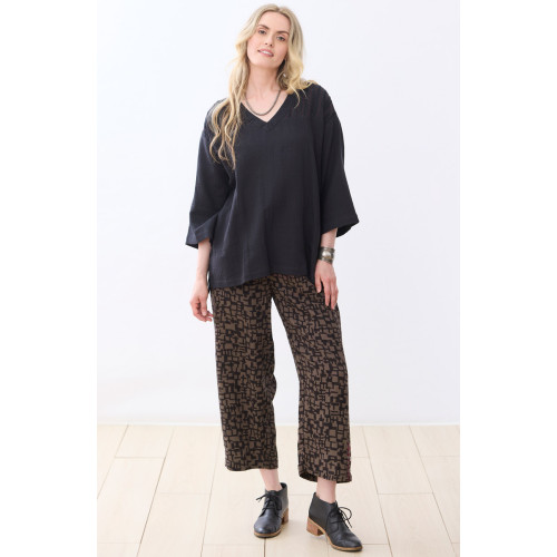 Kesari Pull-On Crop Pant - Fossil/Black Kesari Pull-On Crop Pant - Fossil/Black